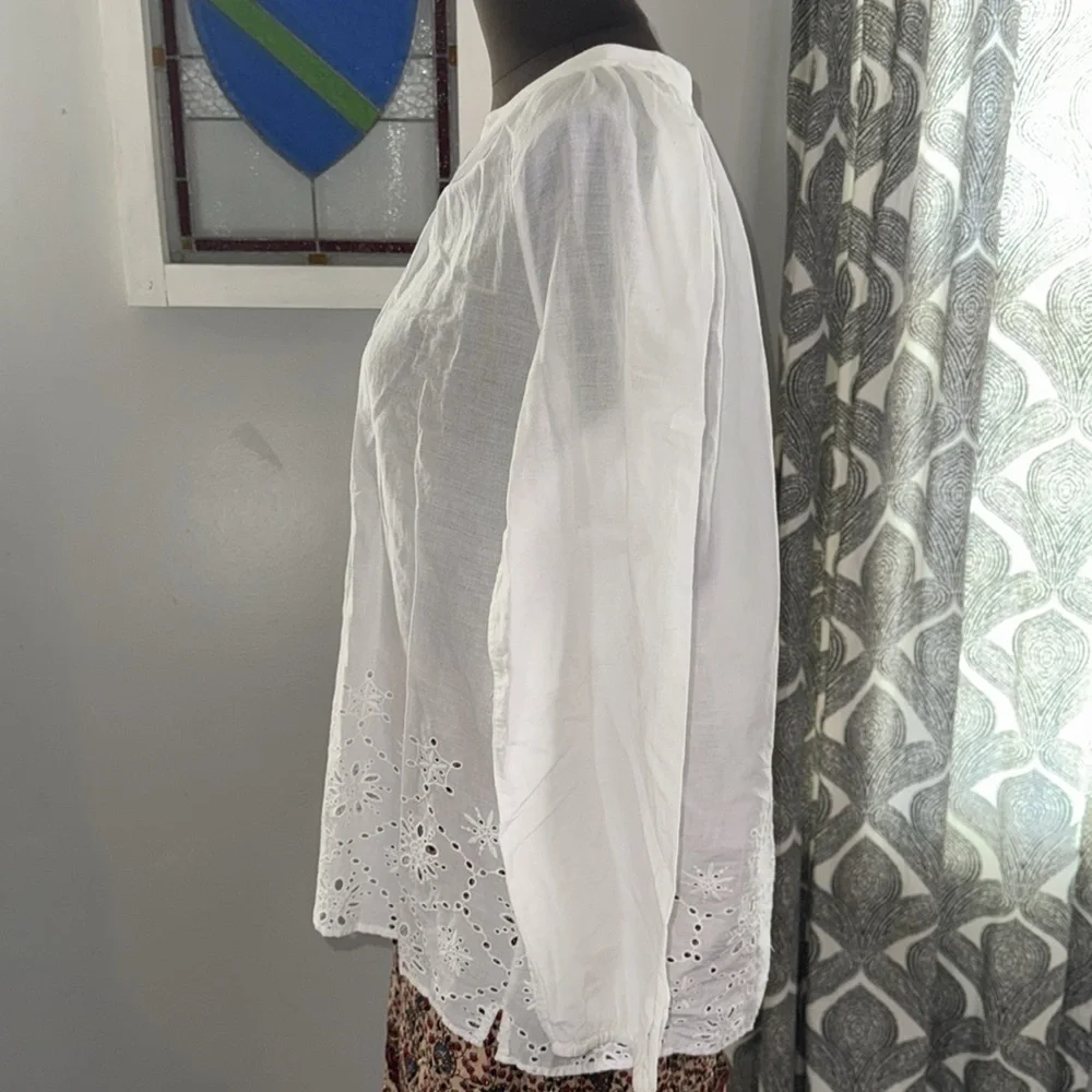 Lilly Pulitzer 100% cotton Eyelet Blouse
